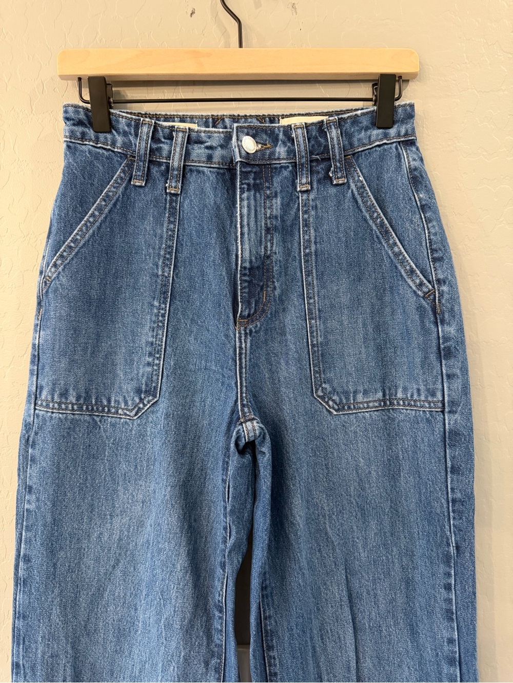Universal Thread High-Rise Medium Blue Denim Jeans with Front Patch Pockets